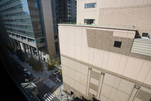 お部屋から眺める新橋の街並み