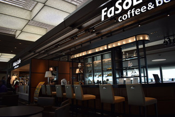 「ファソラ カフェ コーヒー アンド ビアー」 内観 102336435 