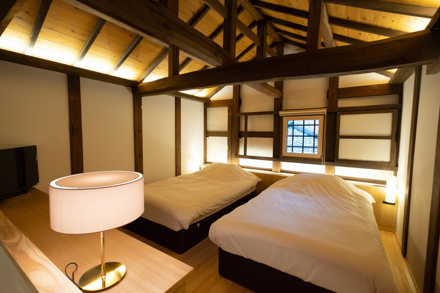 「Restaurant COCON」 内観 100879915 2室のスイートルームを併設してます