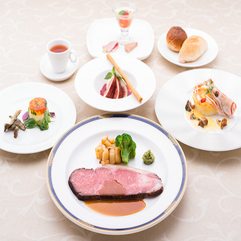 ディナーは「上高地フレンチ」で優雅にフルコース3702770