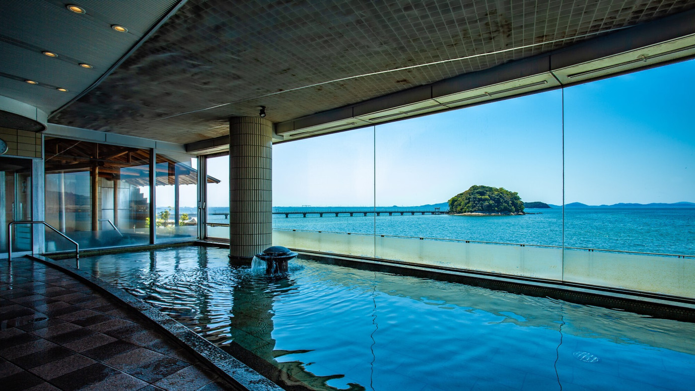 3.海を眺めてゆったりと...美肌効果がある「三河湾蒲郡温泉 Tの楽園 ホテル竹島」3479318