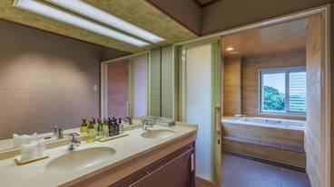 嬉春亭_わたつみの章_和洋スイート_洗面台 / 18