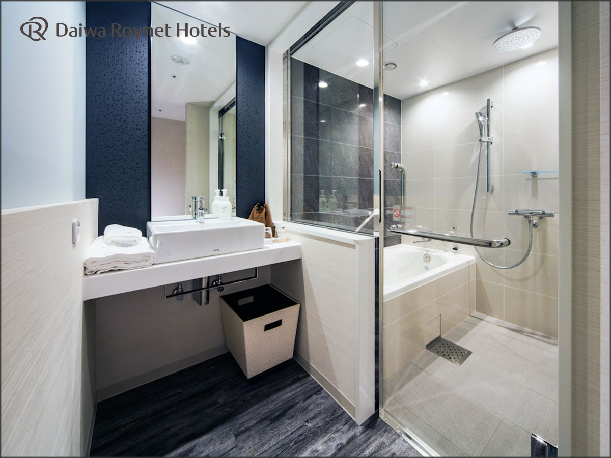 広々としたバスルームがストレスフリー3395603