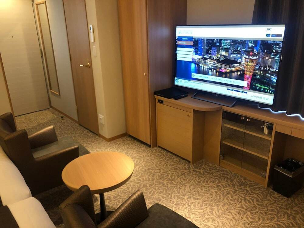 ソファとテレビ