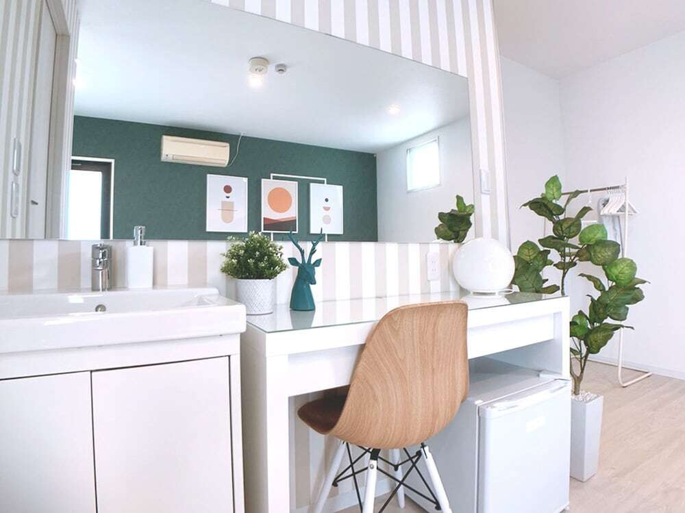 宮島行のフェリー乗り場に激近！ポップな宮島カラーが可愛いホテル3926141