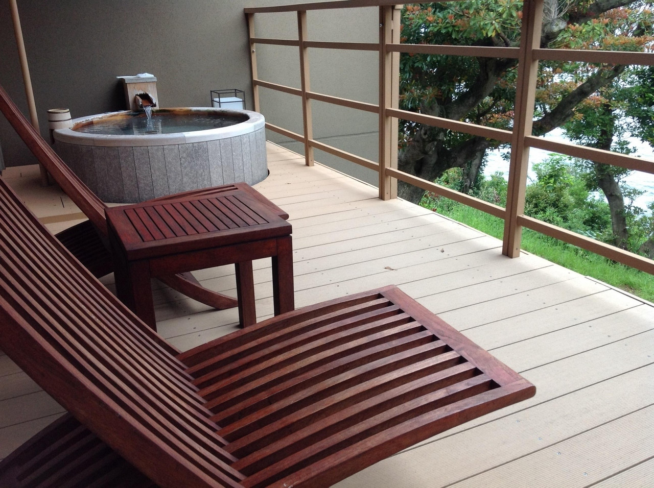 9.御宿 The Earth3846274