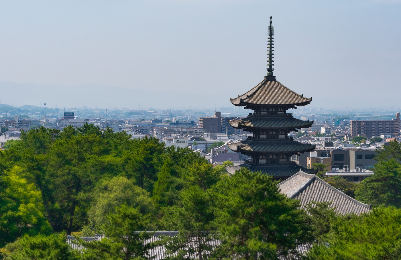 奈良興福寺五重塔遠望