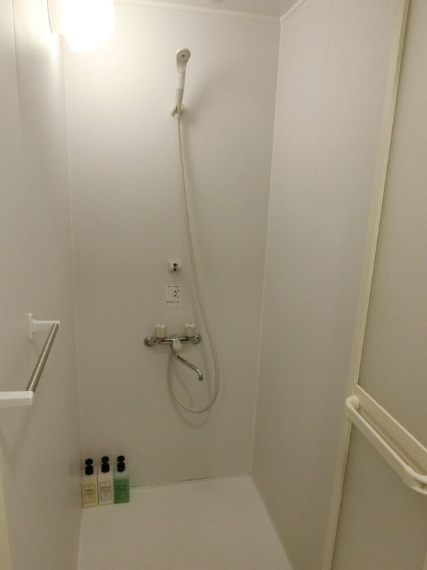 バスルームのシャワー