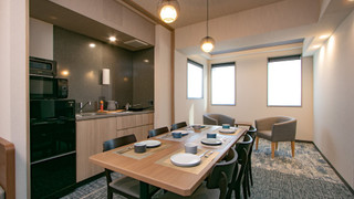 デラックス アパートメント