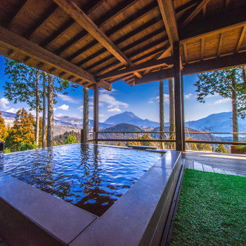 6. 開放感たっぷりの「草屋根の宿 龍のひげ／別邸 ゆむた」／湯布院町3690578