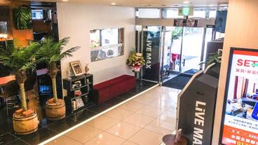 内部エントランス / 2