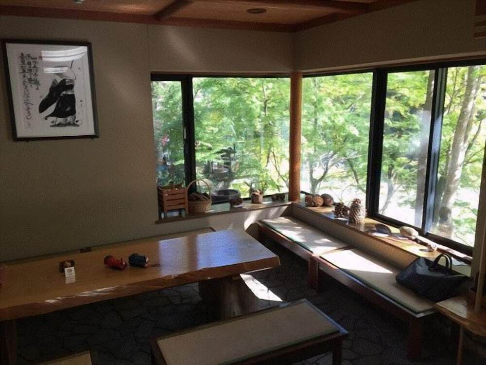 ロビーラウンジ