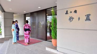 内部エントランス / 2