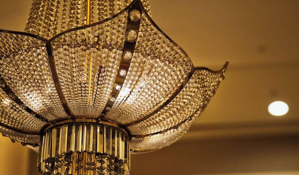 ロビー　シャンデリア / 2