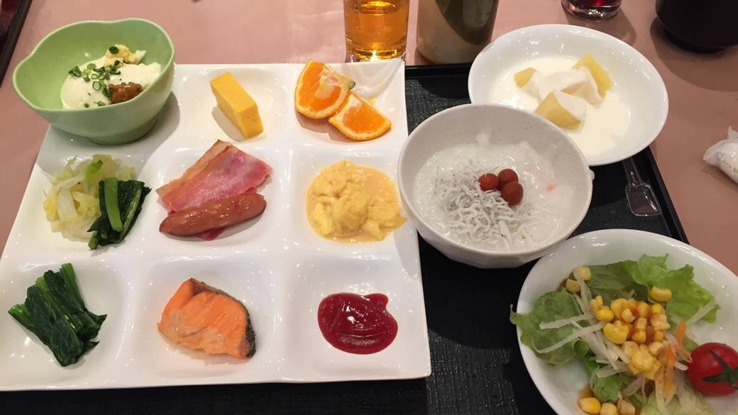 30種のバイキングで
朝から満腹に♪ / 1