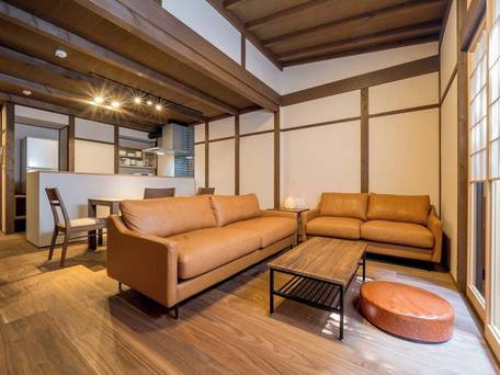 RESI STAY Villa Silktree / 1