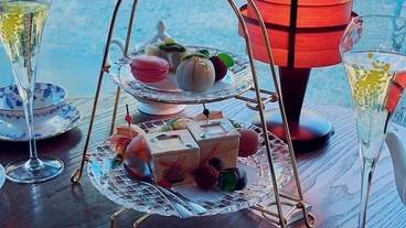 ラウンジのアフタヌーンティー② / 2