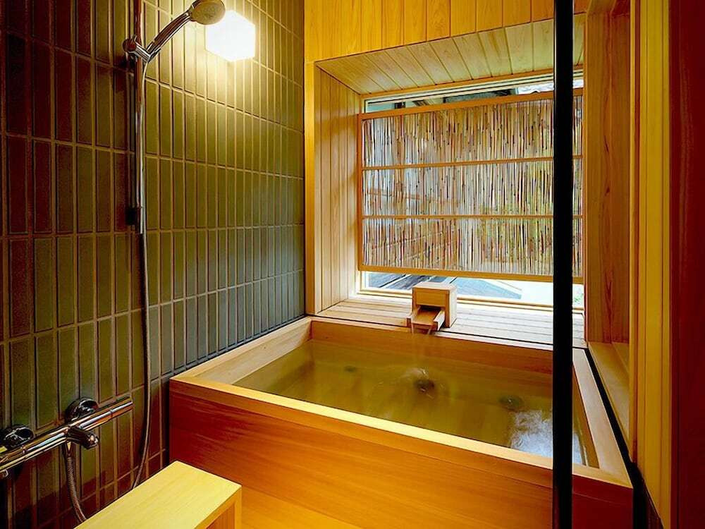 書院造りの特別室 松 半露天風呂