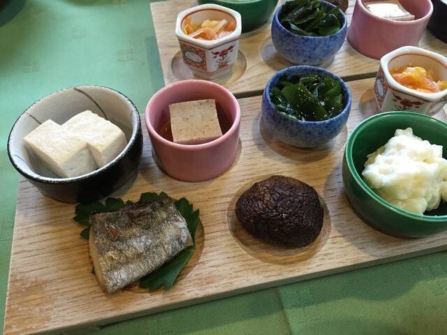 朝食一例 盛り合わせ / 5