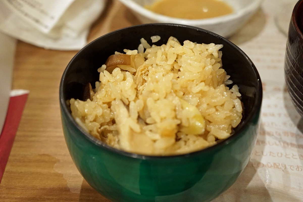 千島笹(ちしまざさ)のタケノコご飯。