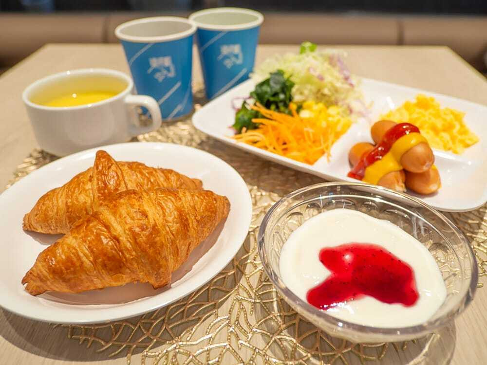 朝食