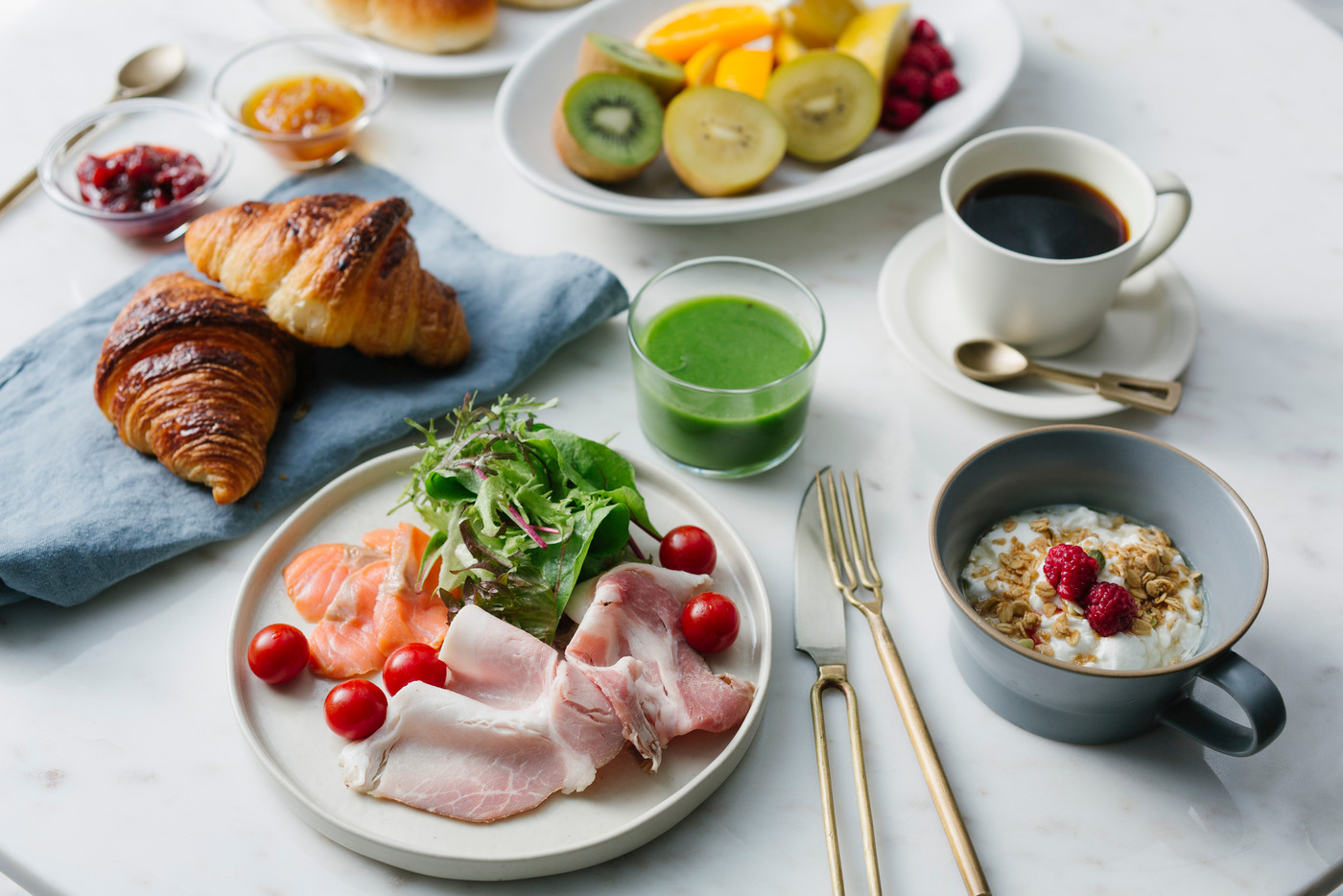 アートに浸って感性を育てる4009757