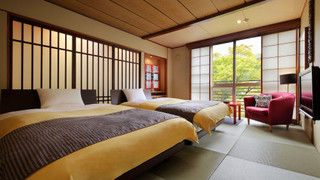 [萱] 和室10畳バリモダンツインベッド (バス付･禁煙室)