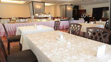 朝食スペース / 8