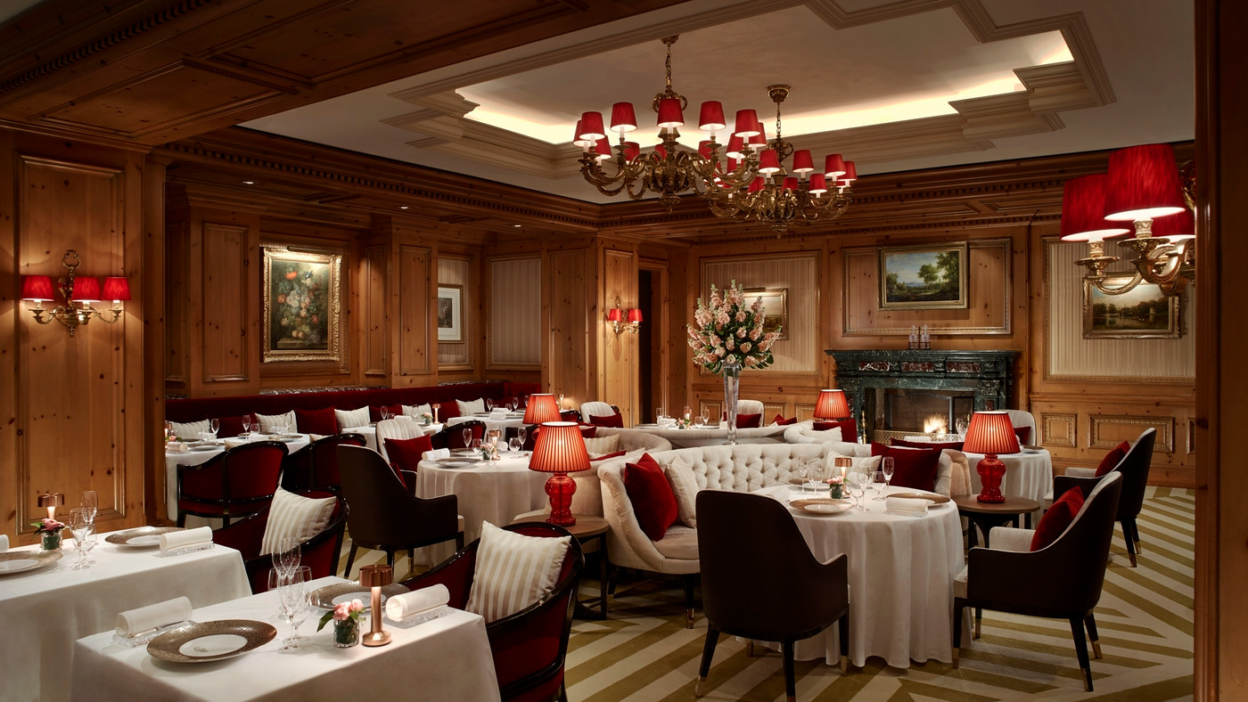 重厚なエントランスが2人の記念日の幕開け4241482