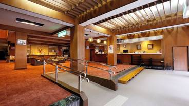 内部エントランス / 2