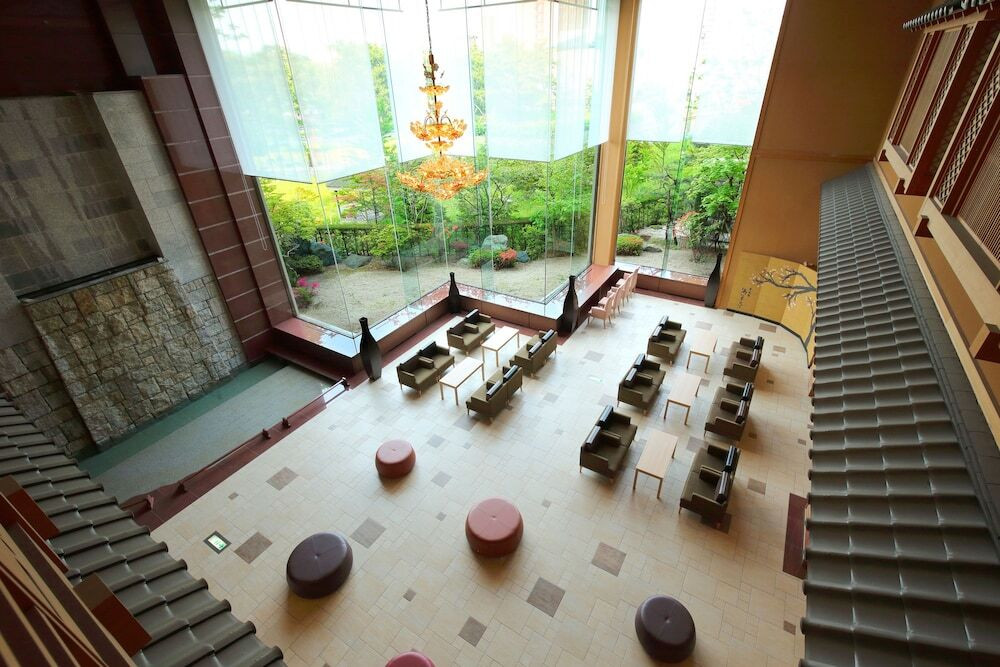 ロビーラウンジ