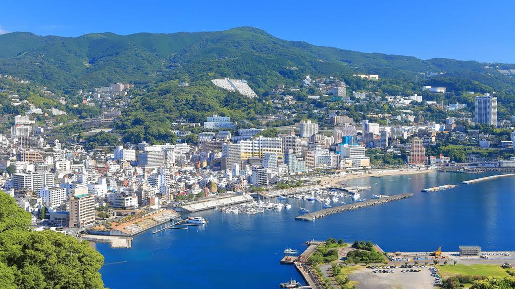 誕生日は熱海へ
ドライブデートに出発 / 1