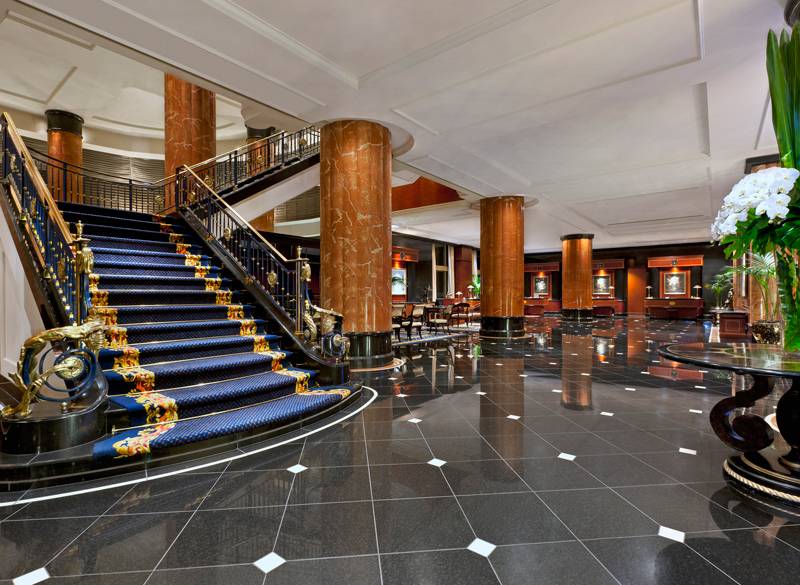 洋館のような雰囲気の中で
チェックイン / 2