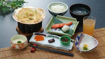 旅館のお食事処 / 6