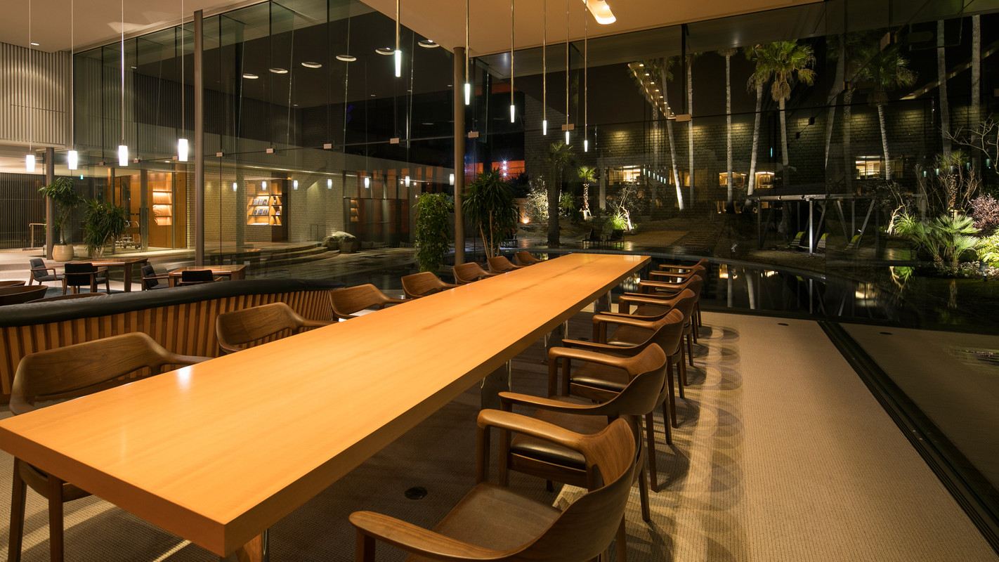 グランヴィラ棟ラウンジ 夜