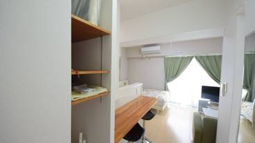 客室内のダイニングエリア / 16