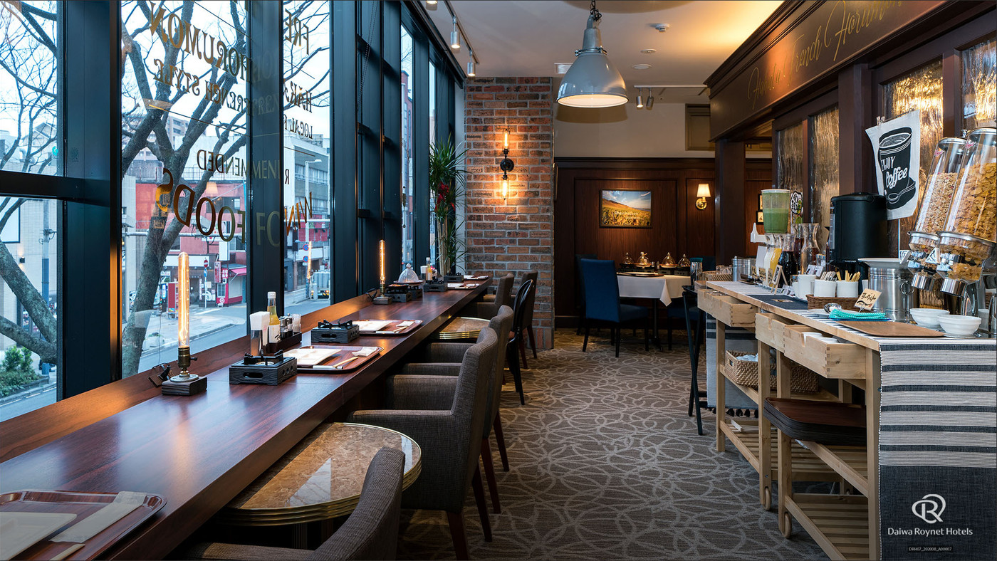 落ち着いたレストランでのんびり朝食♪4574108