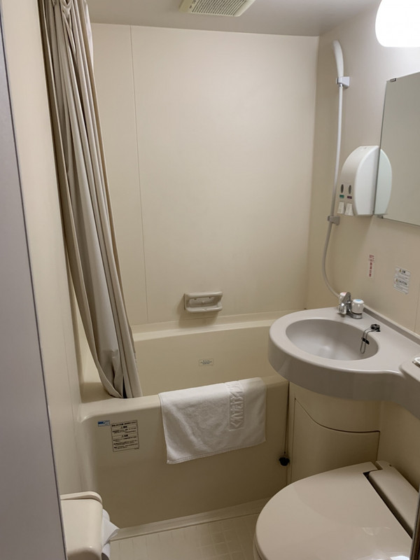 部屋のお風呂とトイレ