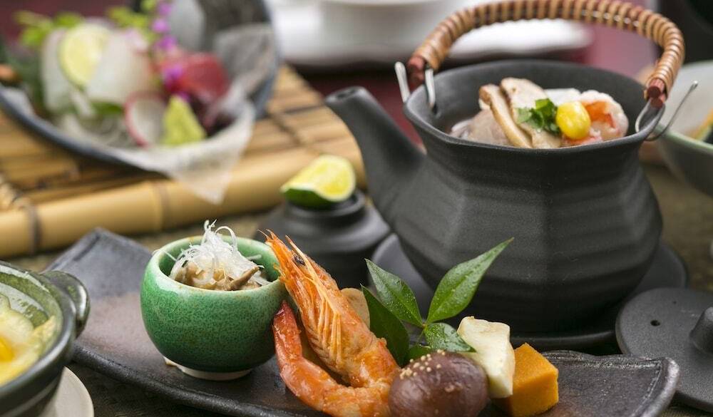 お部屋食で
熱海グルメを堪能 / 2