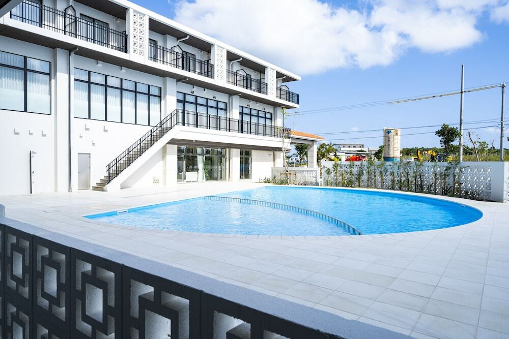 デラックスファミリールーム プールへ直接アクセス可能