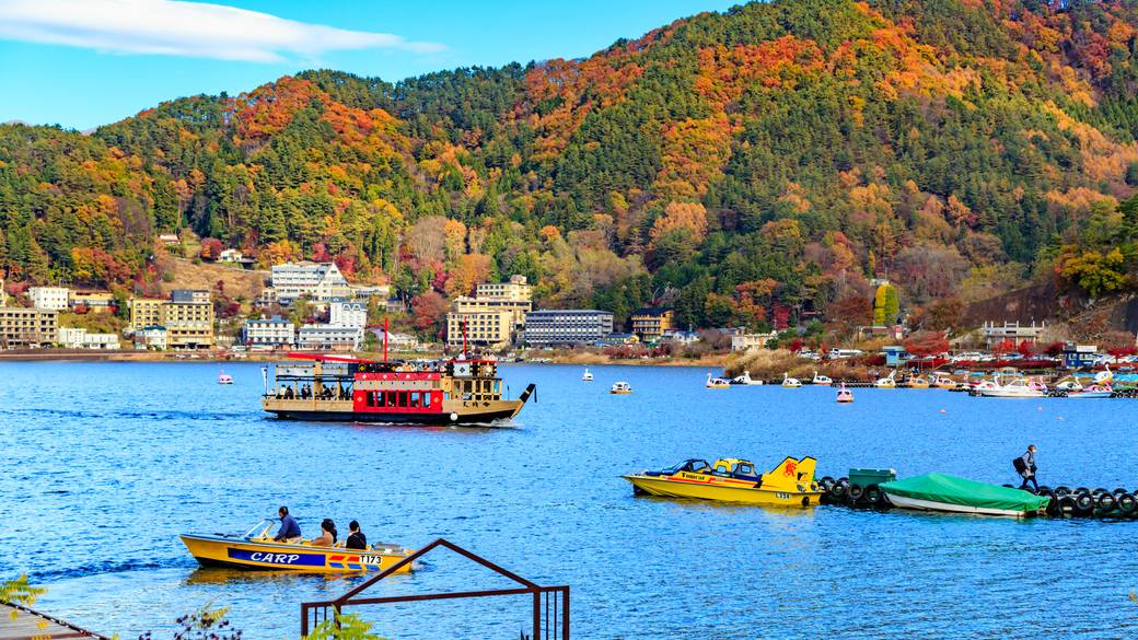 河口湖の遊覧船 / 1