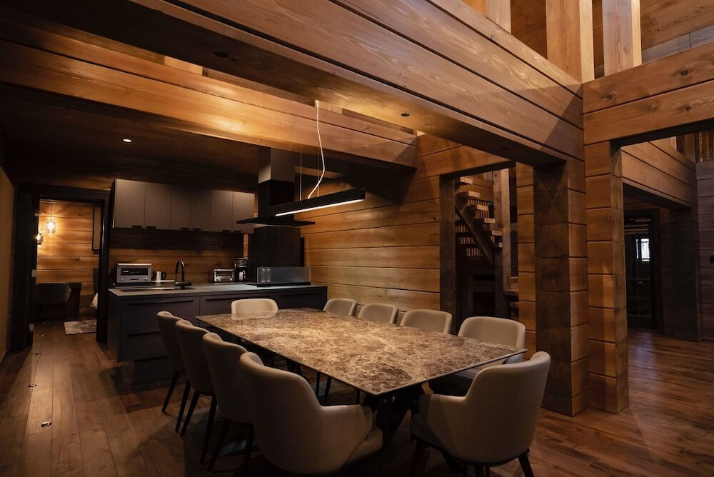 客室内のダイニングエリア