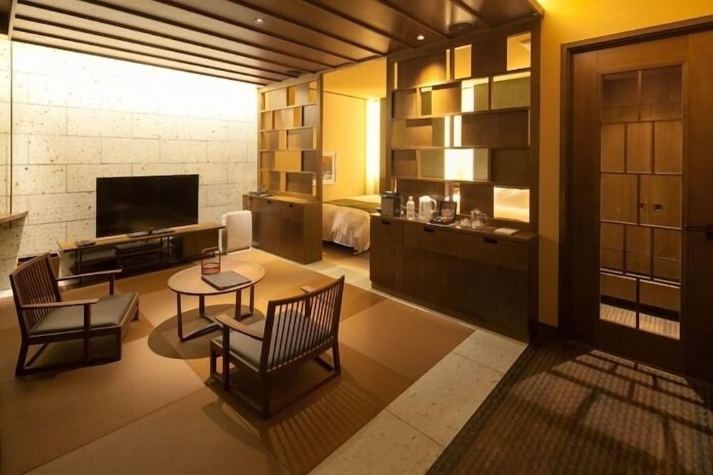 割烹スタイルで旬をいただく。わずか7室の和モダンリゾート4046975