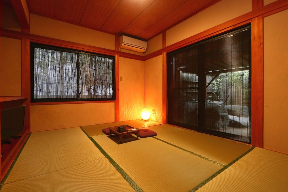 囲炉裏料理に野趣あふれる客室露天にほっこり♡古民家風の宿4247157