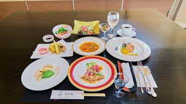 食事・飲み物 / 4