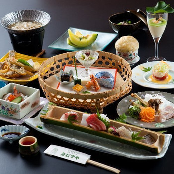 山の美肌の湯で寛ぐのどかなひととき3642811