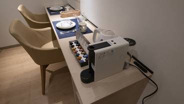 客室内のダイニングエリア / 23