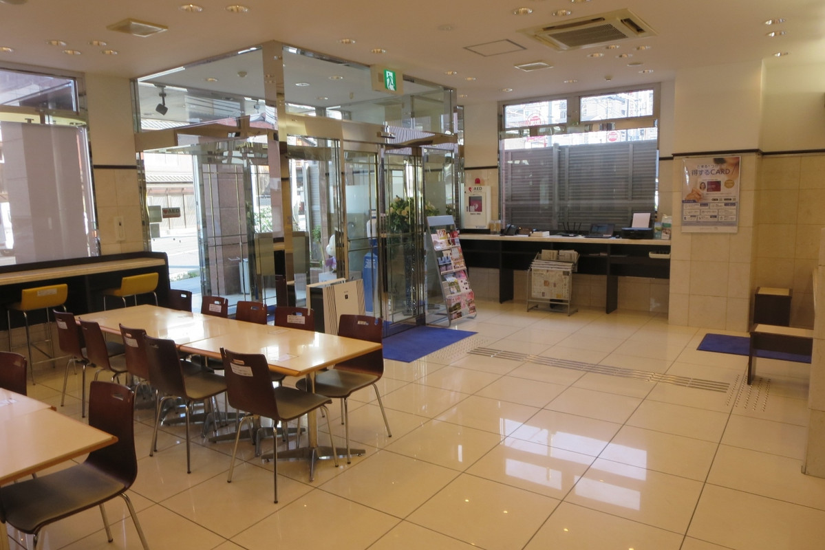 東横イン京都琵琶湖大津ロビーの様子。