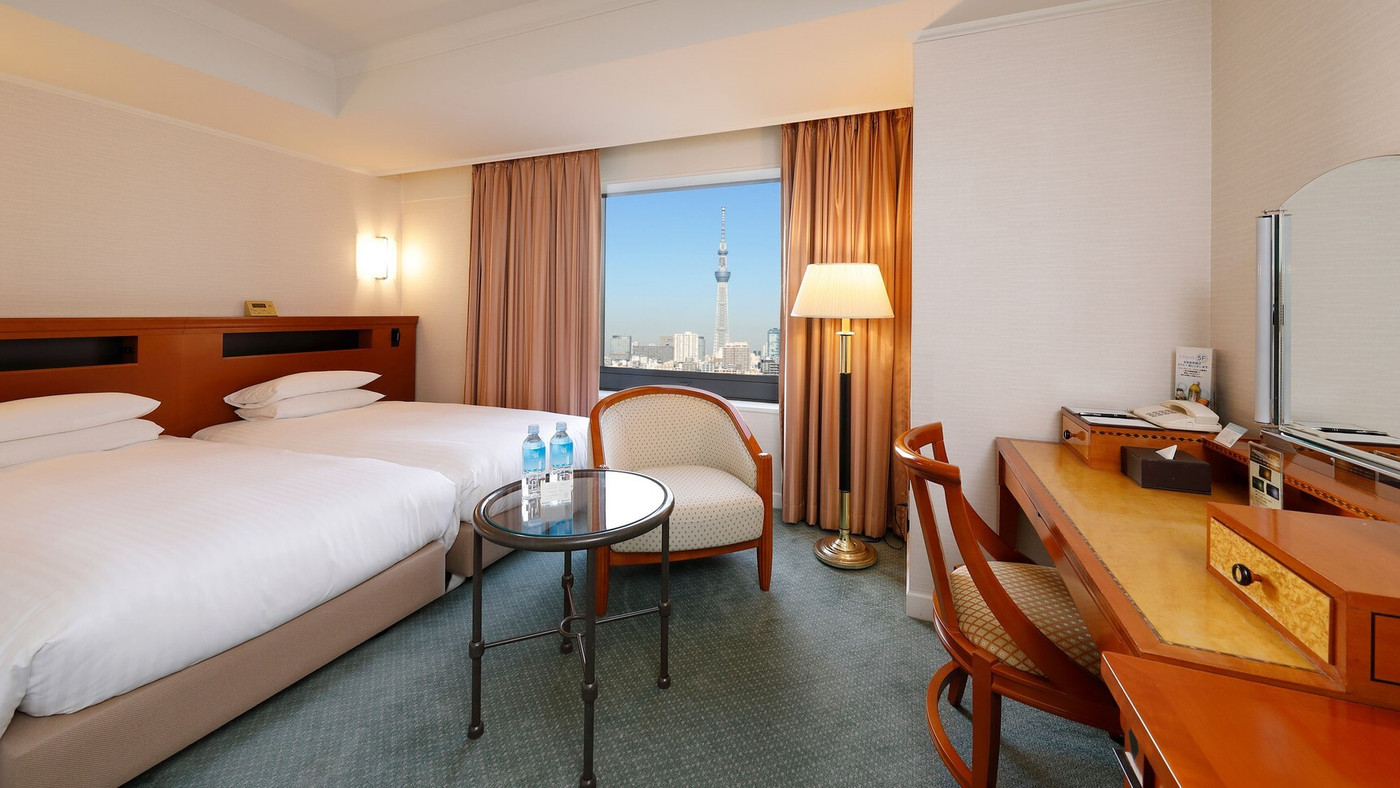 都内随一の広さを誇るプール。ナイトプールも♪3998163