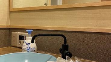 客室 / 8
